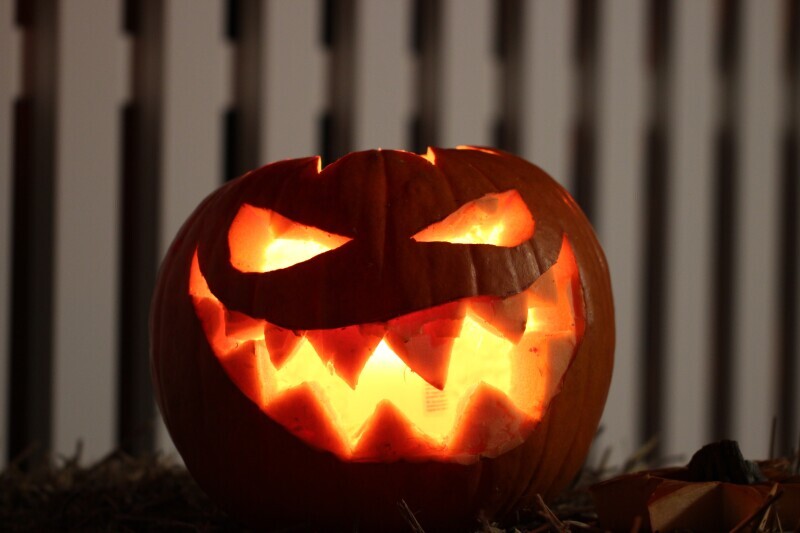 Halloween - Origins, Traditions & How to Spend it 